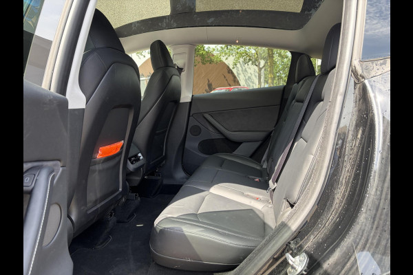 Tesla Model Y Long Range AWD 75 kWh SOH 95% | TESLA FABRIEKSGARANTIE TOT 2028/ 80.000KM! | FABRIEKSGARANTIE OP ACCU & AANDRIJFLIJN TOT 2032 OF 192.000 KM | BTW VERREKENBAAR