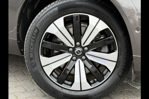 Volvo XC60 2.0 T6 Plug-in hybrid AWD Plus Dark | Trekhaak | Pano | Memory | H/K Audio | 360* Camera