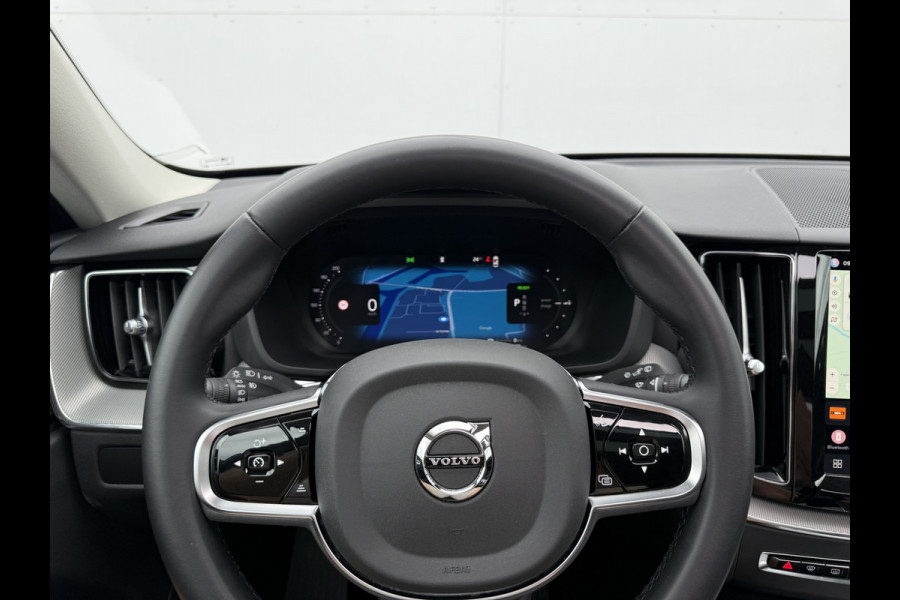 Volvo XC60 2.0 T6 Plug-in hybrid AWD Plus Dark | Trekhaak | Pano | Memory | H/K Audio | 360* Camera