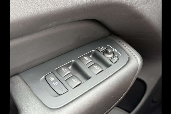 Volvo XC60 2.0 T6 Plug-in hybrid AWD Plus Dark | Trekhaak | Pano | Memory | H/K Audio | 360* Camera
