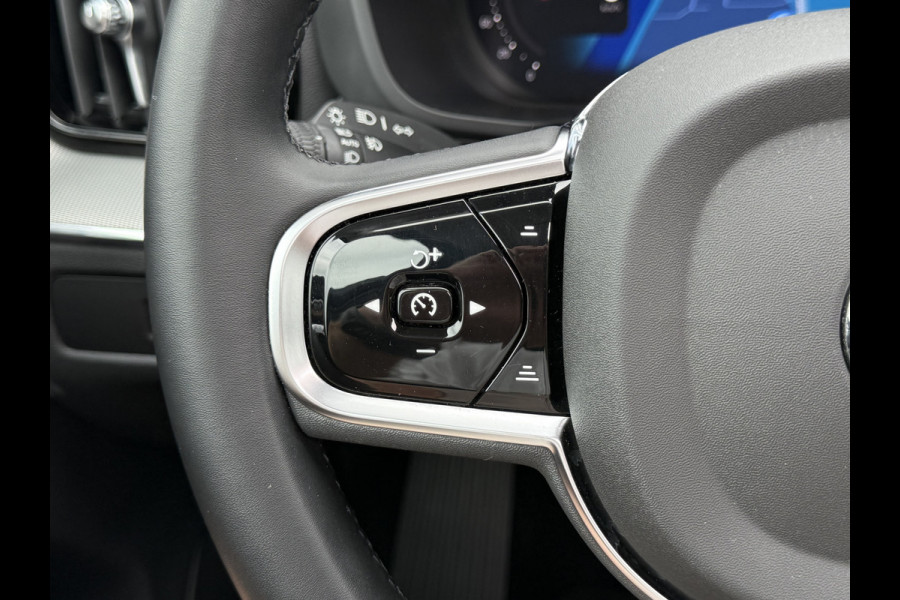 Volvo XC60 2.0 T6 Plug-in hybrid AWD Plus Dark | Trekhaak | Pano | Memory | H/K Audio | 360* Camera