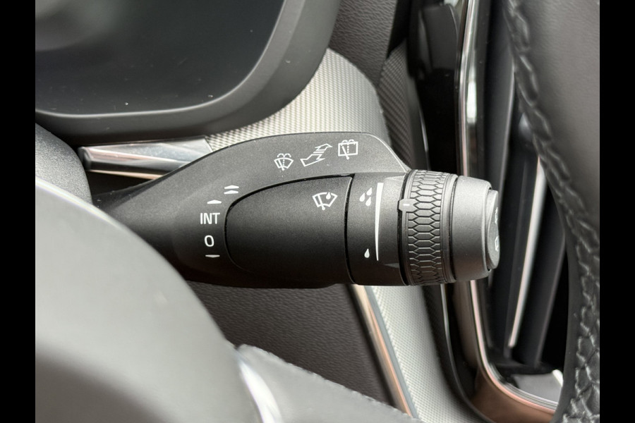Volvo XC60 2.0 T6 Plug-in hybrid AWD Plus Dark | Trekhaak | Pano | Memory | H/K Audio | 360* Camera