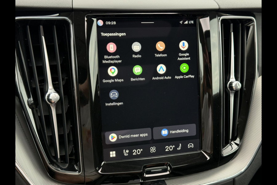 Volvo XC60 2.0 T6 Plug-in hybrid AWD Plus Dark | Trekhaak | Pano | Memory | H/K Audio | 360* Camera