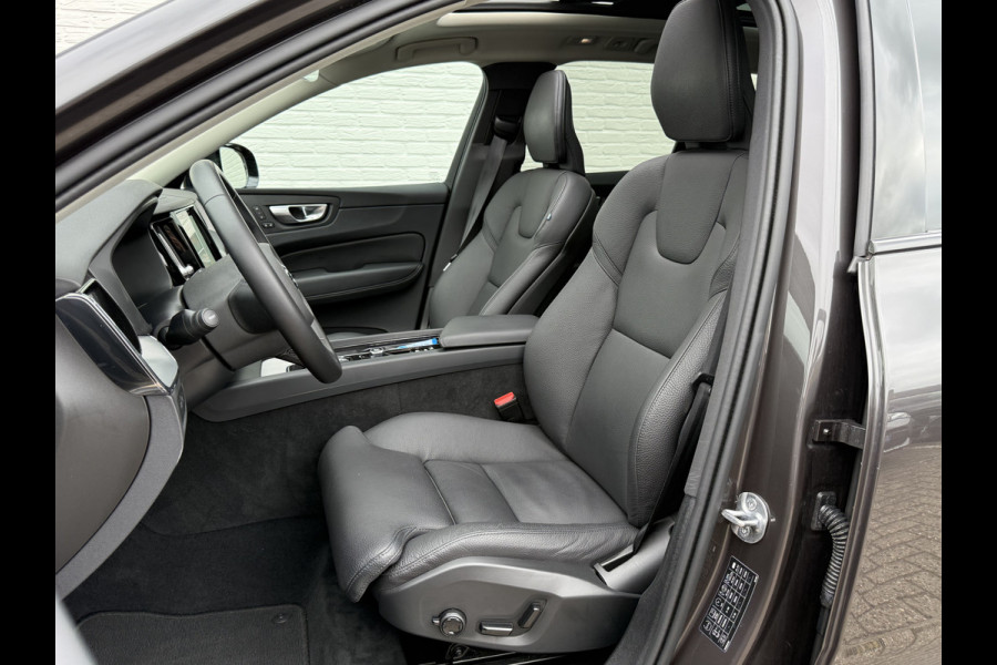 Volvo XC60 2.0 T6 Plug-in hybrid AWD Plus Dark | Trekhaak | Pano | Memory | H/K Audio | 360* Camera