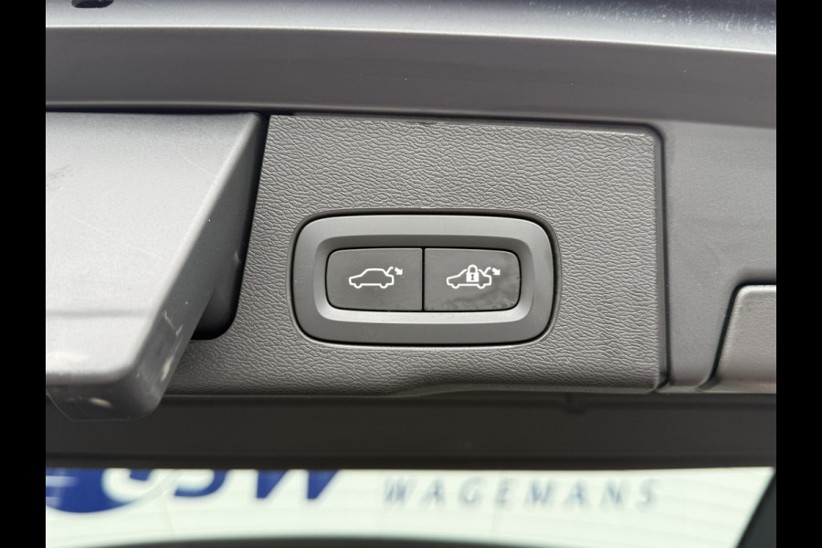 Volvo XC60 2.0 T6 Plug-in hybrid AWD Plus Dark | Trekhaak | Pano | Memory | H/K Audio | 360* Camera