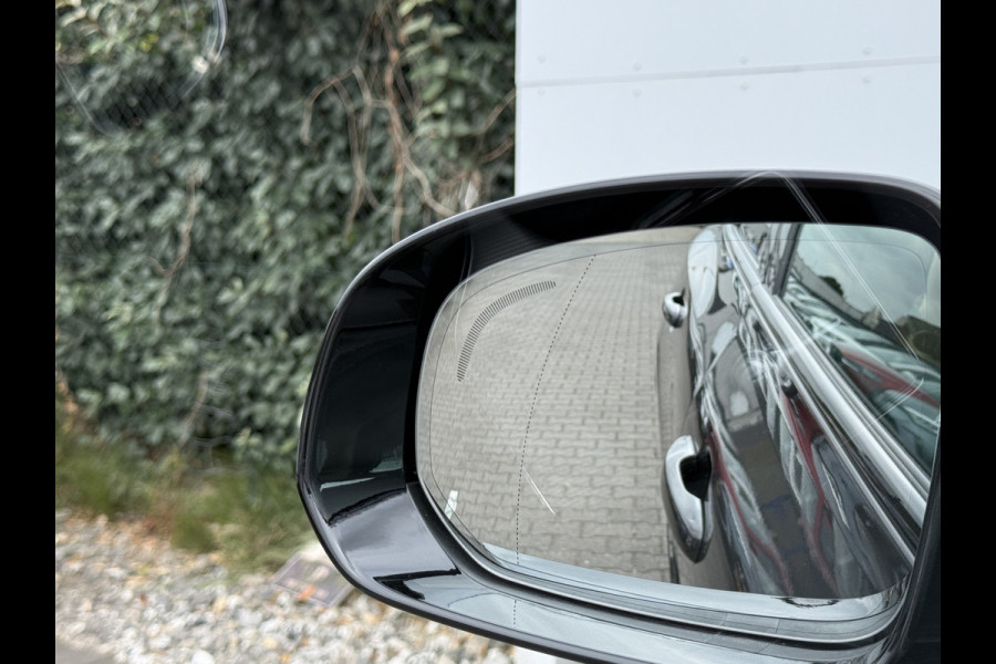Volvo XC60 2.0 T6 Plug-in hybrid AWD Plus Dark | Trekhaak | Pano | Memory | H/K Audio | 360* Camera