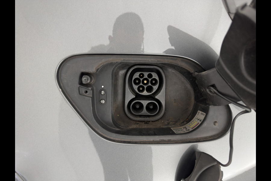 Volkswagen e-Golf E-dition {SoH-90%} (INCL-BTW) Aut.  *ADAPTIVE-CRUISE | FULL-LED | NAVI-FULLMAP | ECC | CCS-FASTLOADER | PDC | 16''ALU*