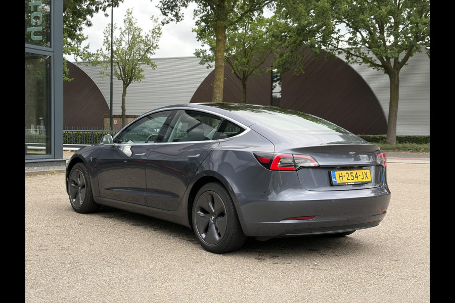 Tesla Model 3 Standard RWD Plus 60 kWh SOH 90%| VAN: 23.900,- VOOR: 22.330,- UW WKVOORDEEL: 1.570,- | FABRIEKSGARANTIE OP ACCU & AANDRIJFLIJN TOT 2028 OF 160.000 KM