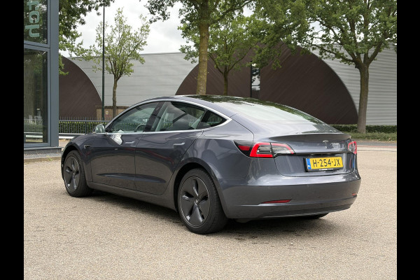 Tesla Model 3 Standard RWD Plus 60 kWh SOH 90%| VAN: 23.900,- VOOR: 22.330,- UW WKVOORDEEL: 1.570,- | FABRIEKSGARANTIE OP ACCU & AANDRIJFLIJN TOT 2028 OF 160.000 KM