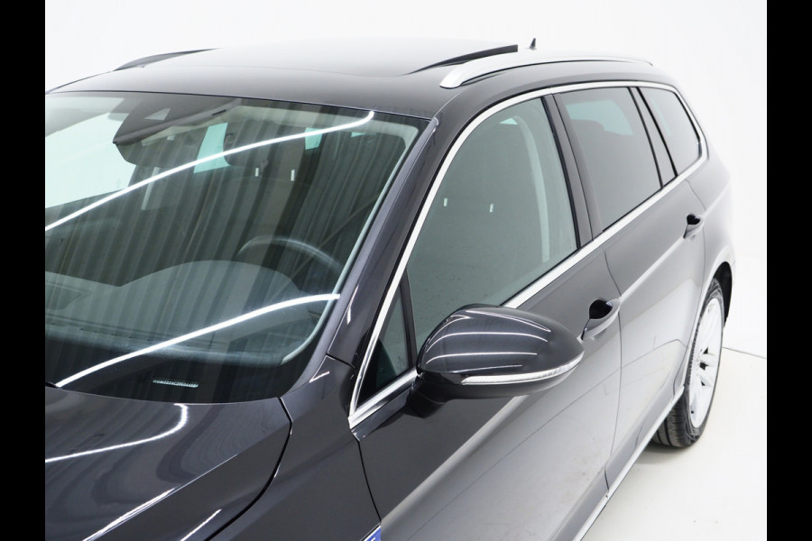 Volkswagen Passat Variant 1.4 TSI PHEV GTE | Panoramadak | Leder/Alcantara | Trekhaak | Massage | 360 | Sfeerlicht | Keyless