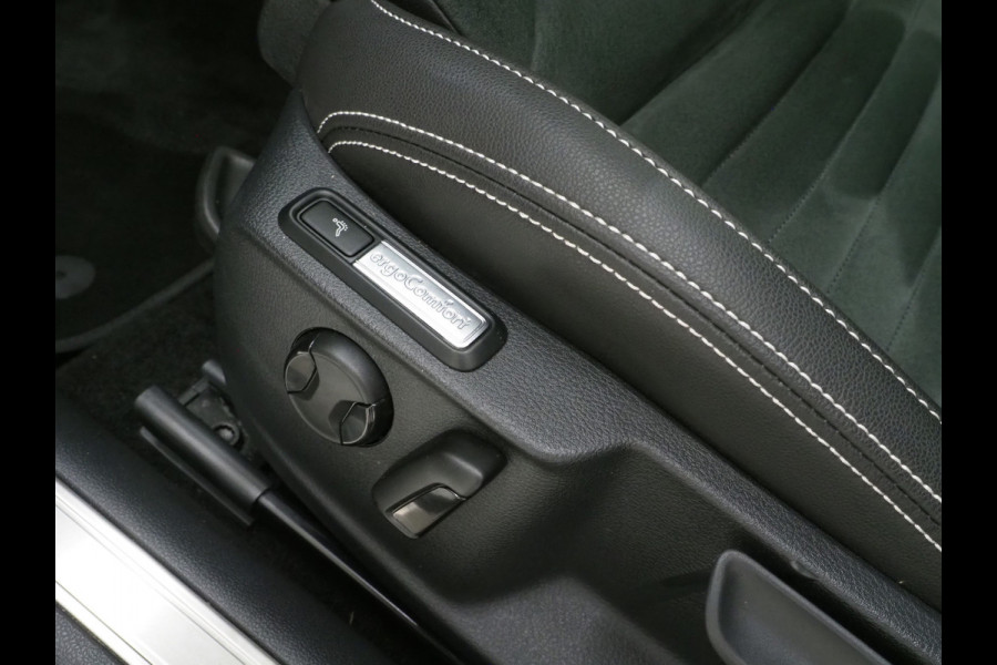 Volkswagen Passat Variant 1.4 TSI PHEV GTE | Panoramadak | Leder/Alcantara | Trekhaak | Massage | 360 | Sfeerlicht | Keyless