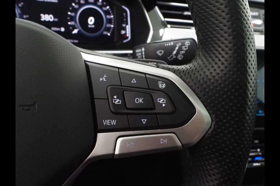 Volkswagen Passat Variant 1.4 TSI PHEV GTE | Panoramadak | Leder/Alcantara | Trekhaak | Massage | 360 | Sfeerlicht | Keyless