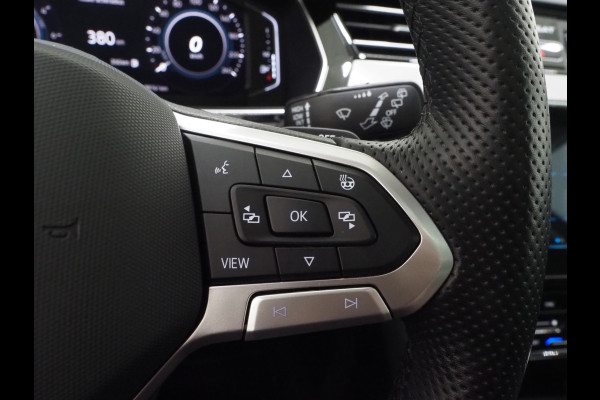 Volkswagen Passat Variant 1.4 TSI PHEV GTE | Panoramadak | Leder/Alcantara | Trekhaak | Massage | 360 | Sfeerlicht | Keyless