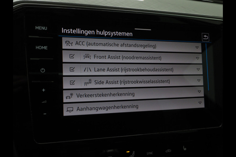Volkswagen Passat Variant 1.4 TSI PHEV GTE | Panoramadak | Leder/Alcantara | Trekhaak | Massage | 360 | Sfeerlicht | Keyless