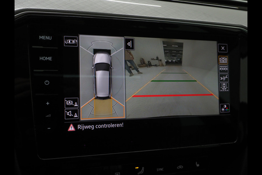 Volkswagen Passat Variant 1.4 TSI PHEV GTE | Panoramadak | Leder/Alcantara | Trekhaak | Massage | 360 | Sfeerlicht | Keyless
