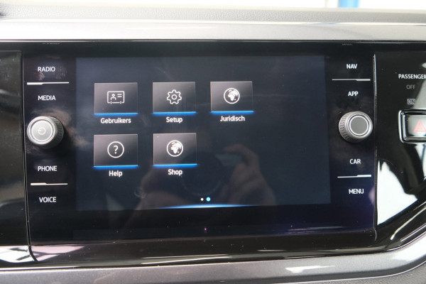 Volkswagen Polo 1.0 TSI Style - N.A.P. Airco, Cruise, Navi, PDC, Camera, Carplay, Virtual display, Stoelverwarming.