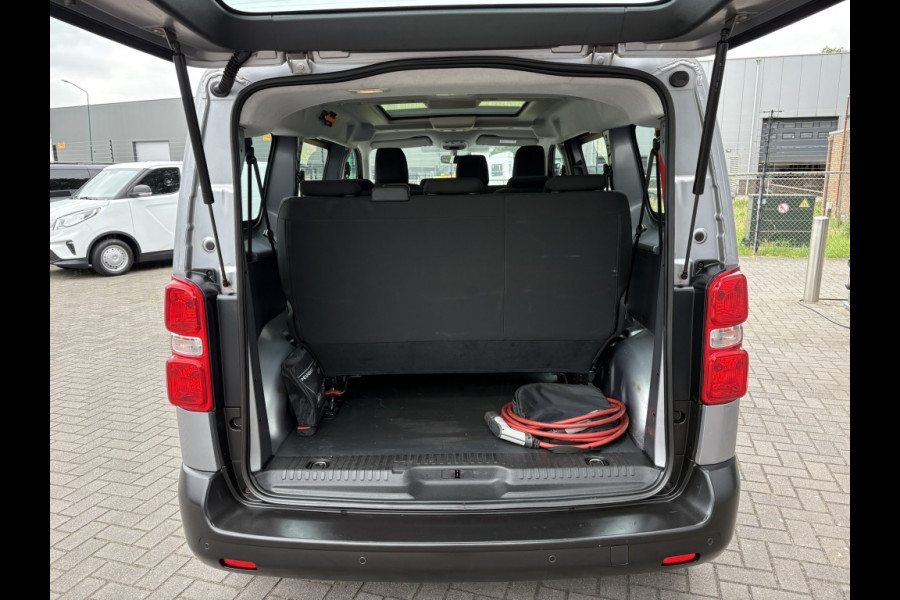 Peugeot e-Expert 50 kWh 9-persoons | airco | carplay | excl. BTW