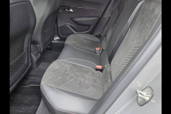 Peugeot 2008 1.2 automaat PureTech 130 GT uitvoering 1e eigenaar !!!