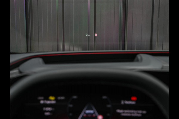 Audi Q6 e-tron Launch edition 83 kWh | Panoramadak | 360 Camera | B&O | HUD | Luchtvering | Ambiance Interieur | Stuur- Stoelverwarming | Memory Seats |