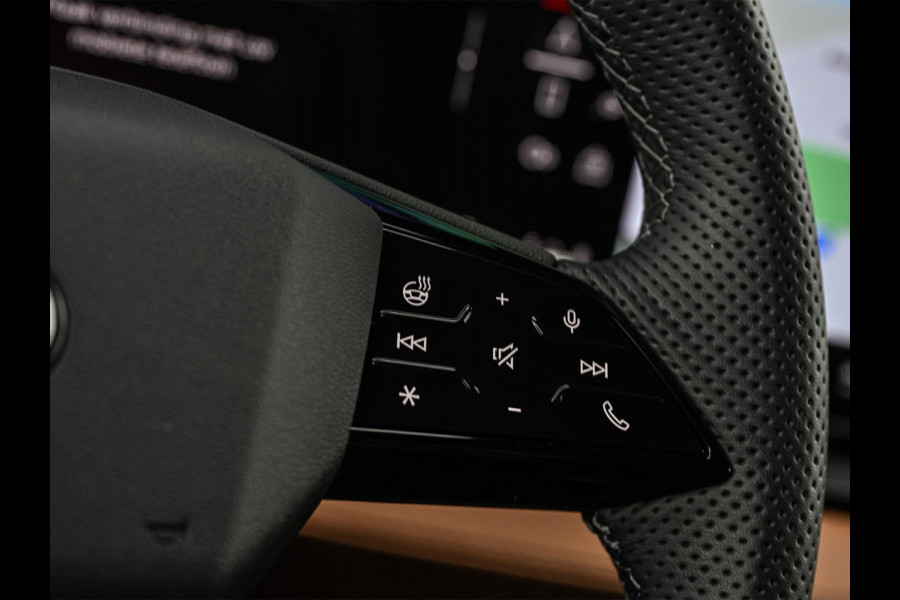 Audi Q6 e-tron Launch edition 83 kWh | Panoramadak | 360 Camera | B&O | HUD | Luchtvering | Ambiance Interieur | Stuur- Stoelverwarming | Memory Seats |