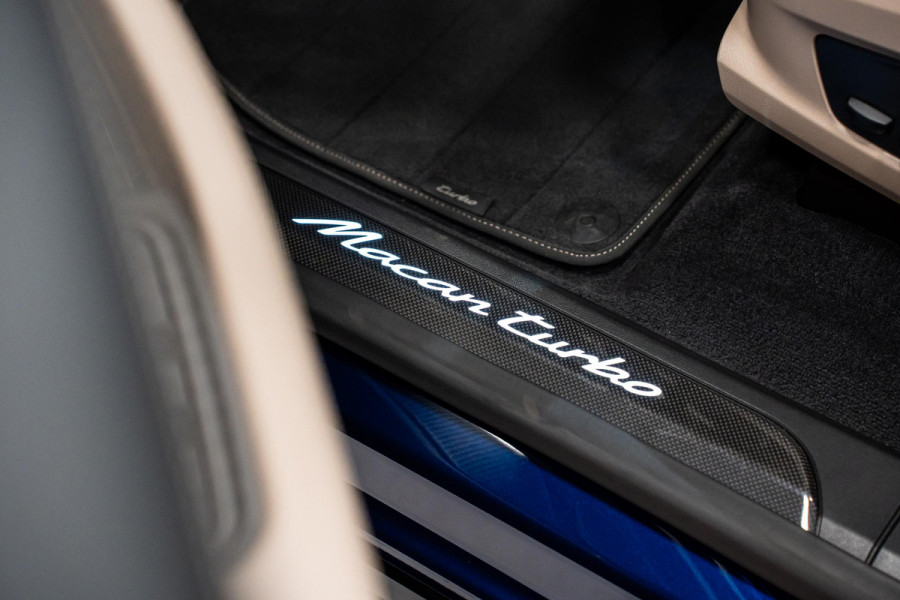 Porsche Macan Turbo 100 kWh *Burmester / Vierwielbesturing / Bijrijder-Display / Stoelventilatie / Panorama / 18-wegs / HUD / Keyless*