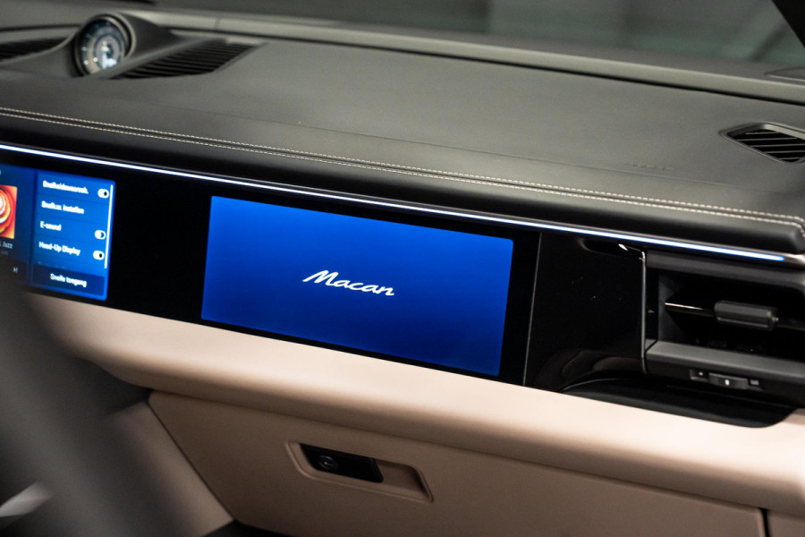 Porsche Macan Turbo 100 kWh *Burmester / Vierwielbesturing / Bijrijder-Display / Stoelventilatie / Panorama / 18-wegs / HUD / Keyless*