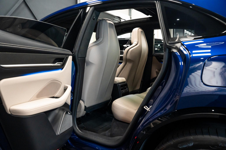 Porsche Macan Turbo 100 kWh *Burmester / Vierwielbesturing / Bijrijder-Display / Stoelventilatie / Panorama / 18-wegs / HUD / Keyless*