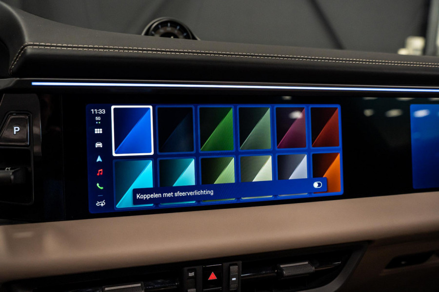Porsche Macan Turbo 100 kWh *Burmester / Vierwielbesturing / Bijrijder-Display / Stoelventilatie / Panorama / 18-wegs / HUD / Keyless*