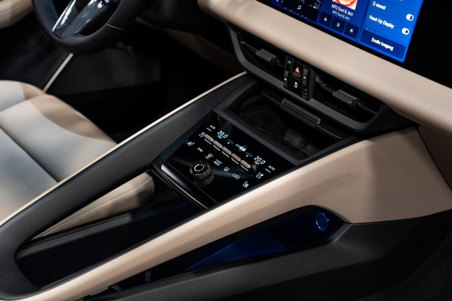 Porsche Macan Turbo 100 kWh *Burmester / Vierwielbesturing / Bijrijder-Display / Stoelventilatie / Panorama / 18-wegs / HUD / Keyless*