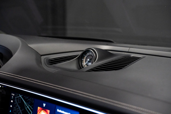 Porsche Macan Turbo 100 kWh *Burmester / Vierwielbesturing / Bijrijder-Display / Stoelventilatie / Panorama / 18-wegs / HUD / Keyless*