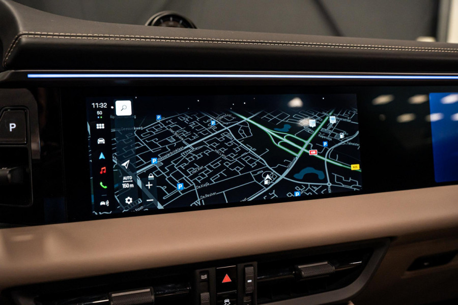 Porsche Macan Turbo 100 kWh *Burmester / Vierwielbesturing / Bijrijder-Display / Stoelventilatie / Panorama / 18-wegs / HUD / Keyless*