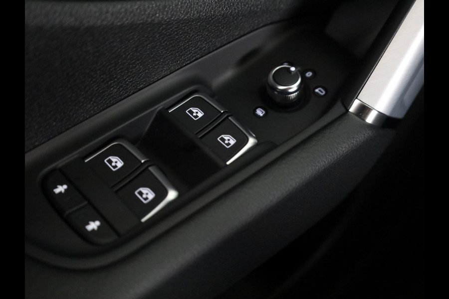 Audi Q2 35 TFSI S Edition | Optiek pakket zwart plus | Privacy glas | Stoelverwarming voorin | Audi Soundsysteem |