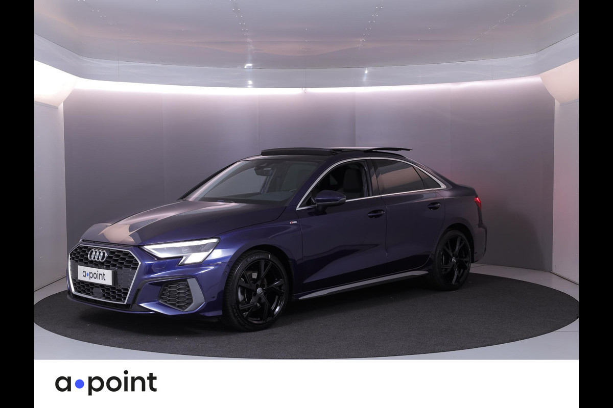 Audi A3 Limousine 35 TFSI S edition 150 pk S-tronic | Navigatie | Panoramadak | Parkeersensoren (Park assist) | Achteruitrijcamera | Matrix LED koplampen | B&O Soundsystem |