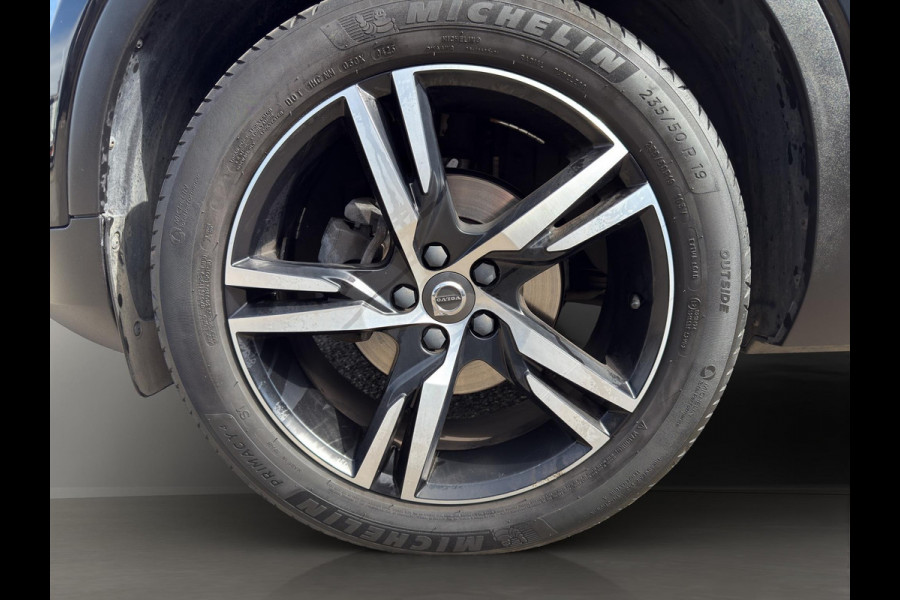 Volvo XC40 2.0 D3 R-Design | Camera | Led | 19 "| Leder |  Panoramadak | Trekhaak | Geheugen |