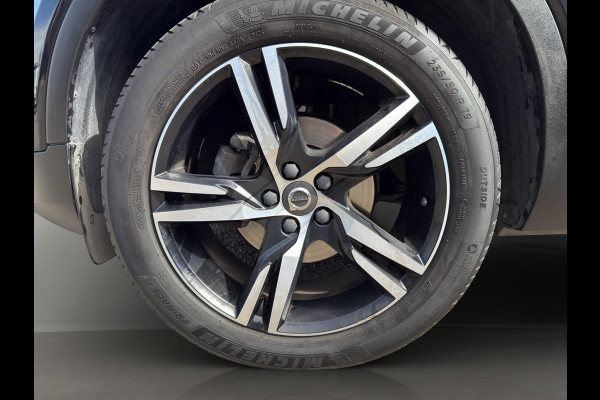 Volvo XC40 2.0 D3 R-Design | Camera | Led | 19 "| Leder |  Panoramadak | Trekhaak | Geheugen |