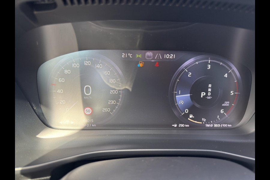 Volvo XC40 2.0 D3 R-Design | Camera | Led | 19 "| Leder |  Panoramadak | Trekhaak | Geheugen |