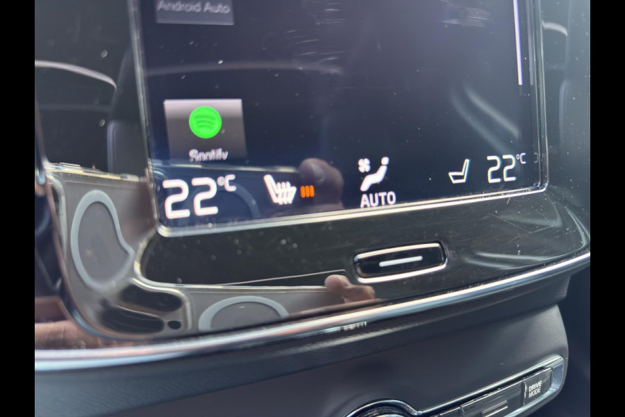 Volvo XC40 2.0 D3 R-Design | Camera | Led | 19 "| Leder |  Panoramadak | Trekhaak | Geheugen |