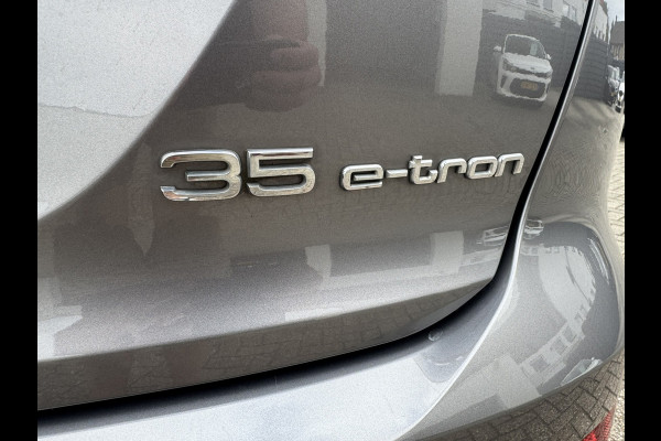 Audi Q4 e-tron 35 Launch edition 55 kWh SOH 91% Navi Carplay Leder Stoelverw All-Season banden PDC V+A Clima