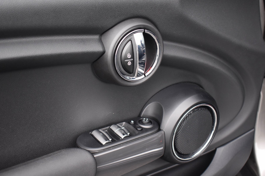 MINI Cabrio 1.5 Cooper Chili | Leder | NL Auto | Carplay | Keyless | Dealer. OH