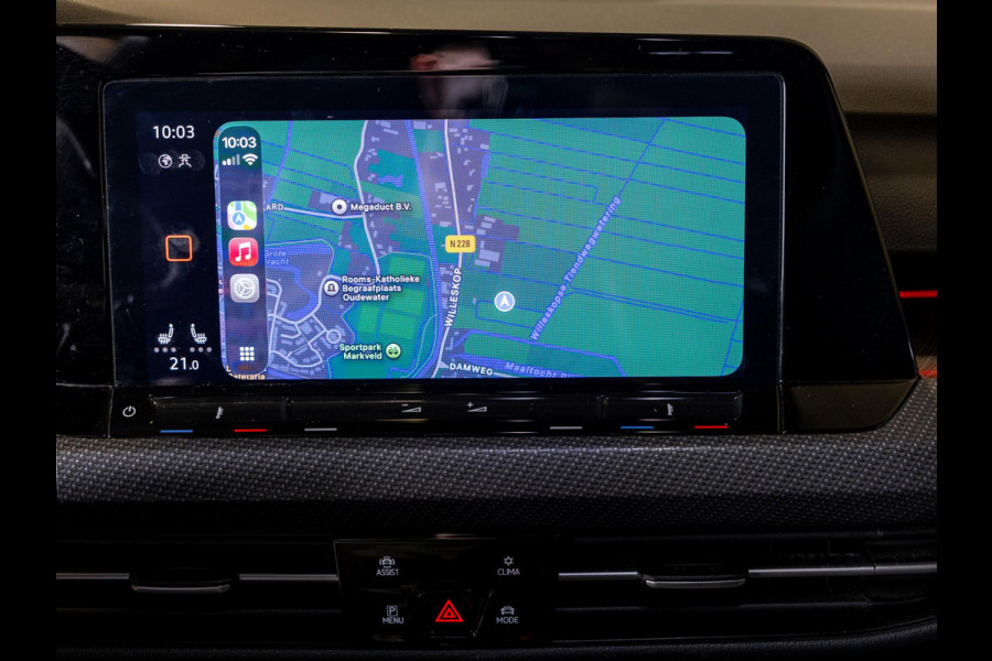 Volkswagen Golf 1.5 eTSI R-Line Business+ / 150pk / Achteruitrij camera / Stoelverwarming /