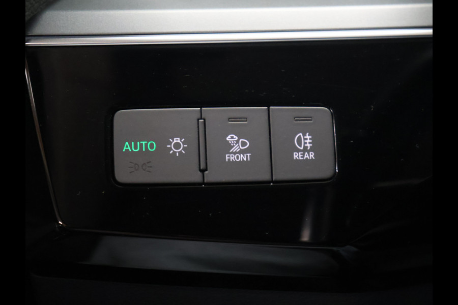 Audi e-tron Sportback 55 quattro edition 95 kWh [CRUISE CONTROL, PDC V+A, ELEKTRISCHE ACHTERKLEP, DIGITAL DASH, LED, MULTIFUNCTIONEEL STUURWIEL, BLUETOOTH, CLIMATE, NIEUWSTAAT]