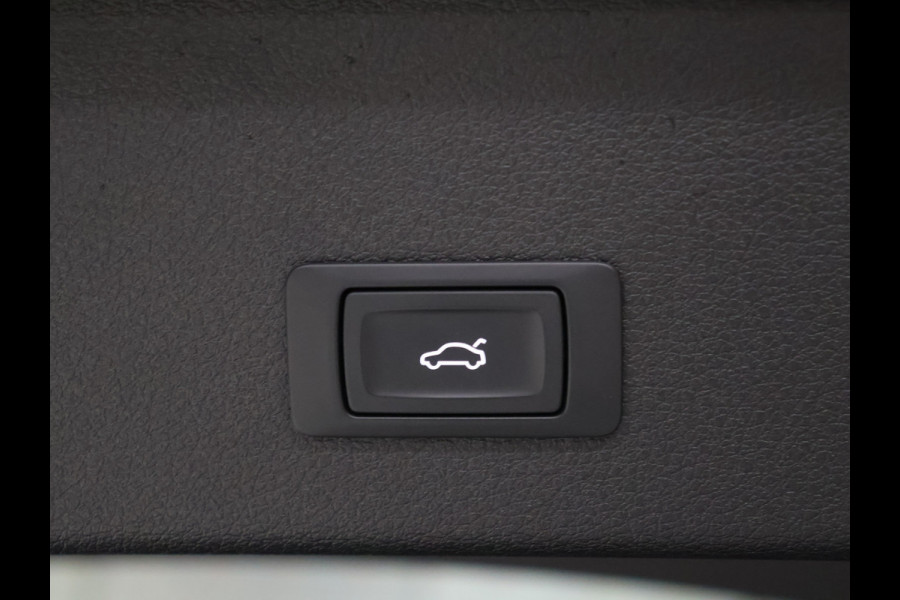 Audi e-tron Sportback 55 quattro edition 95 kWh [CRUISE CONTROL, PDC V+A, ELEKTRISCHE ACHTERKLEP, DIGITAL DASH, LED, MULTIFUNCTIONEEL STUURWIEL, BLUETOOTH, CLIMATE, NIEUWSTAAT]