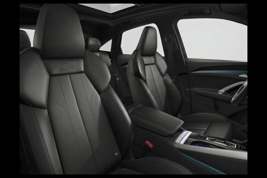 Audi Q5 Sportback S edition Competition e-hybrid 367 pk | Panorama-glasdak | Trekhaak, elektr | MMI experience plus met B&O | MMI bijrijdersdisplay |
