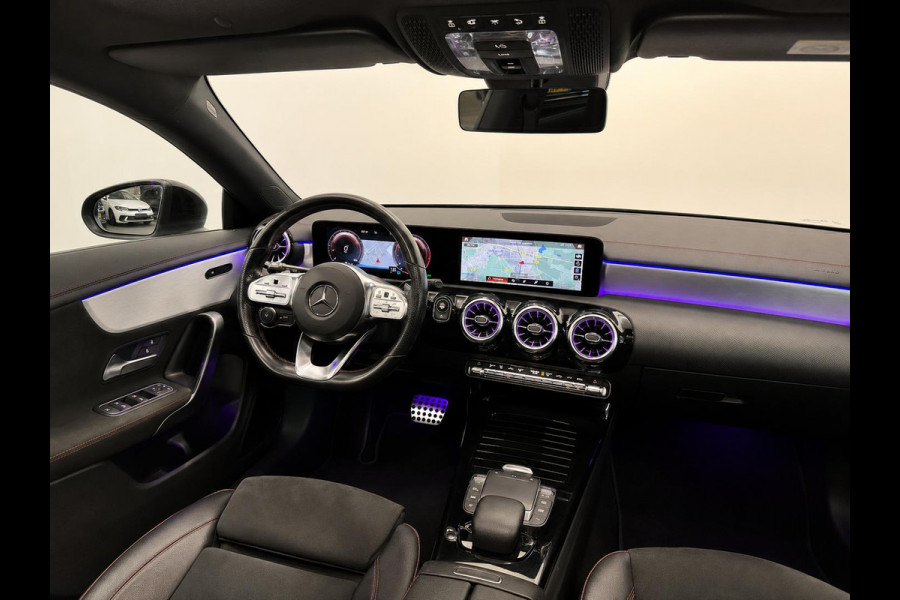 Mercedes-Benz CLA-Klasse Shooting Brake 180 Business Solution AMG Panoramadak Trekhaak Multibeam LED Nightpakket