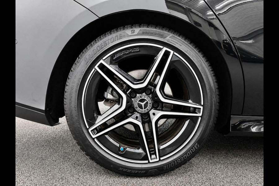 Mercedes-Benz CLA-Klasse Shooting Brake 180 Business Solution AMG Panoramadak Trekhaak Multibeam LED Nightpakket