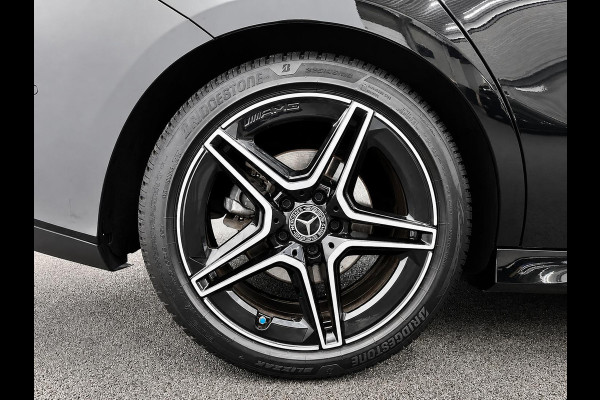 Mercedes-Benz CLA-Klasse Shooting Brake 180 Business Solution AMG Panoramadak Trekhaak Multibeam LED Nightpakket