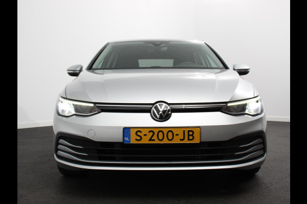 Volkswagen Golf 1.0 TSI Life Lounge 110pk Navigatie Apple Carplay/Android auto Climate Control Parkeersensoren 17"Lichtmetalen velgen Extra Getint Glas Cruise Control Stoel- en stuurverwarming Ledverlichting