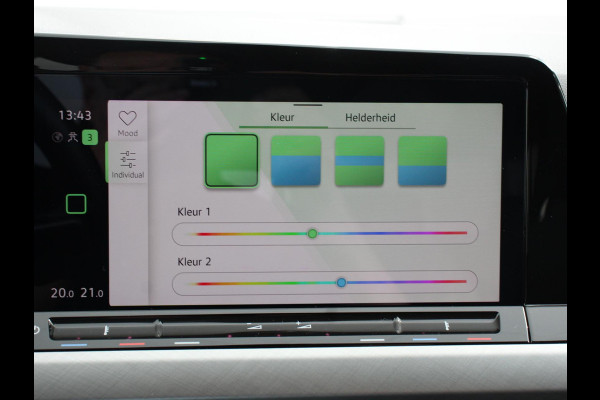Volkswagen Golf 1.0 TSI Life Lounge 110pk Navigatie Apple Carplay/Android auto Climate Control Parkeersensoren 17"Lichtmetalen velgen Extra Getint Glas Cruise Control Stoel- en stuurverwarming Ledverlichting