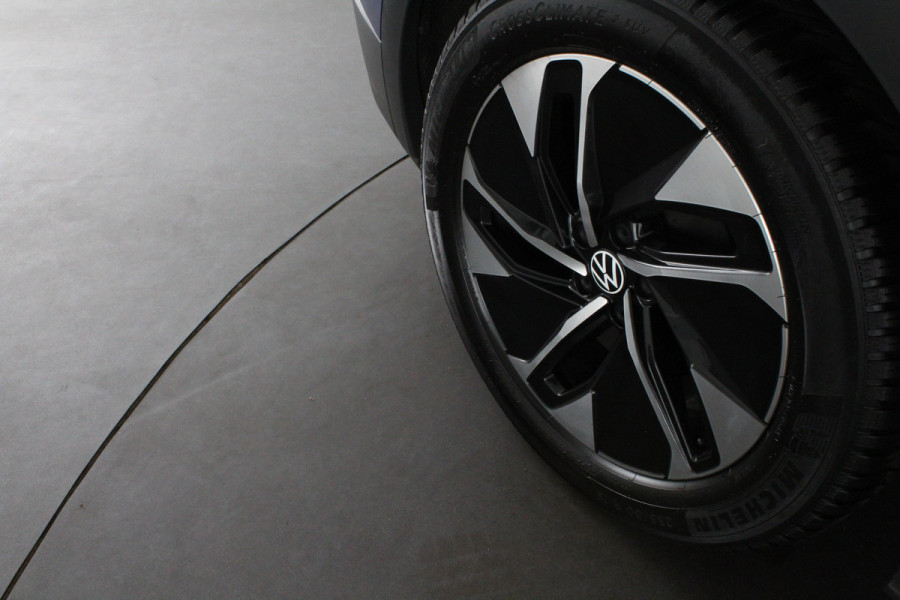 Volkswagen ID.4 Business 77 kWh > Warmtepomp/Trekhaak/Zwart dak/Styling-pakket