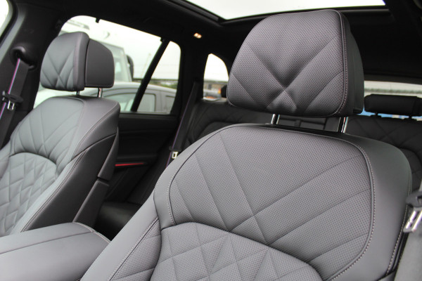 BMW X5 xDrive50e M-Sport Pro | Vierwielbesturing | Stoelverwarming/koeling | Panoramadak | Trekhaak |